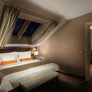Cosmopolitan 5*, Praga República Checa